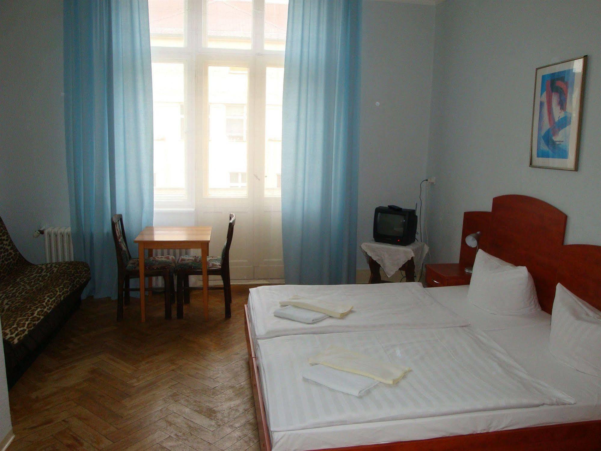 Hotel-Pension Insel Rugen Berlino Esterno foto